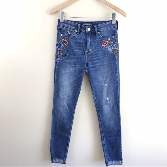 Abercrombie Fitch Floral Embroidered 